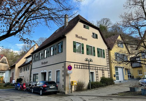 Verkauf des Rathausgebäudes und Überlassung des Grundstücks Sommergasse 2 (Flst. 49) in Ammerbuch-Reusten im Erbbaurecht